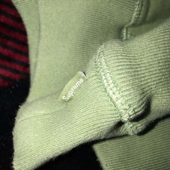 Box Logo Supreme Hoodie - Picture 3 of 8